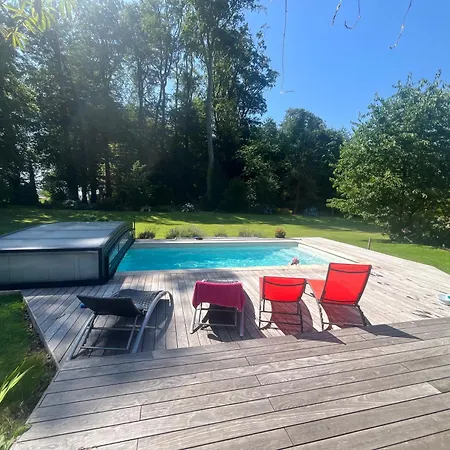 Le Domaine Des Hébergés, 15-person With Pool Trouville-sur-Mer