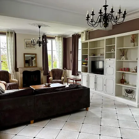 Le Domaine Des Hébergés, 15-person With Pool * Trouville-sur-Mer